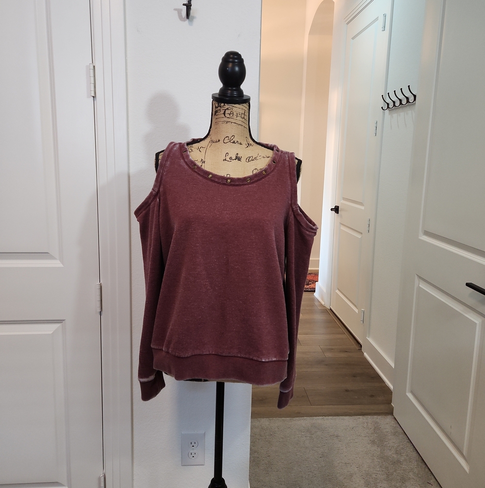 Lucky Brand Cold-Shoulder Pullover in Dusty Mauve
